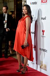 Zoe Saldana feet photo thumbnail