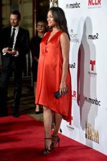 Zoe Saldana feet photo thumbnail