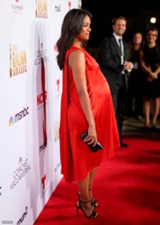 Zoe Saldana feet photo thumbnail