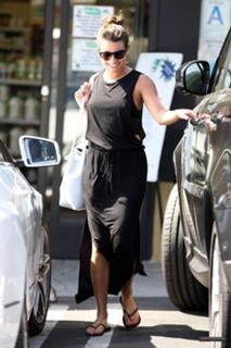 Lea Michele feet photo thumbnail