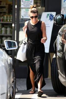 Lea Michele feet photo thumbnail