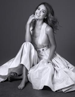 Jessica Alba feet photo thumbnail