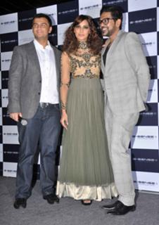 Bipasha Basu feet photo thumbnail