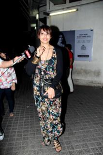 Bipasha Basu feet photo thumbnail