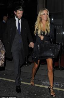 Denise Van Outen feet photo thumbnail