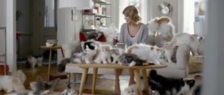 Taylor Swift feet photo thumbnail