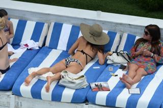 Bethenny Frankel feet photo thumbnail