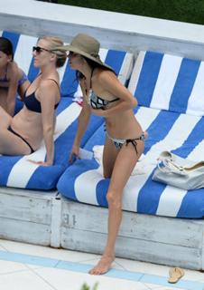 Bethenny Frankel feet photo thumbnail