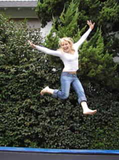 Hilary Duff feet photo thumbnail