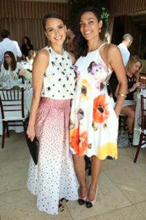 Jessica Alba feet photo thumbnail
