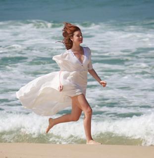 Marina Ruy Barbosa feet photo thumbnail