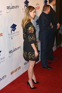Michelle Monaghan feet photo thumbnail
