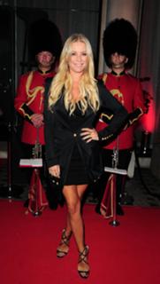 Denise Van Outen feet photo thumbnail