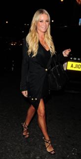 Denise Van Outen feet photo thumbnail