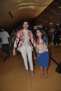 Deepika Padukone feet photo thumbnail