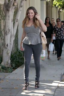 Kelly Brook feet photo thumbnail