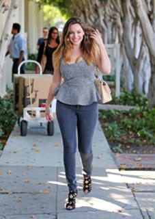 Kelly Brook feet photo thumbnail