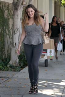 Kelly Brook feet photo thumbnail