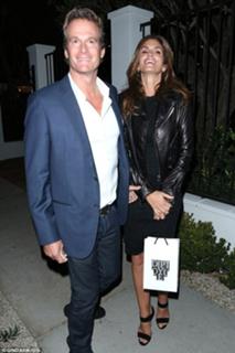 Cindy Crawford feet photo thumbnail