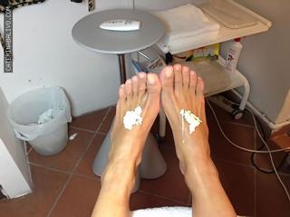 Caterina Balivo feet photo thumbnail