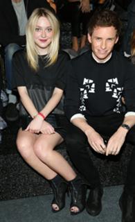 Dakota Fanning feet photo thumbnail
