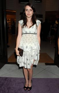 Emma Roberts feet photo thumbnail