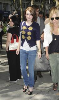 Emma Roberts feet photo thumbnail