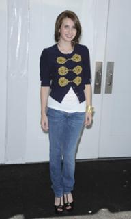 Emma Roberts feet photo thumbnail