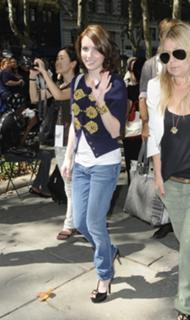 Emma Roberts feet photo thumbnail