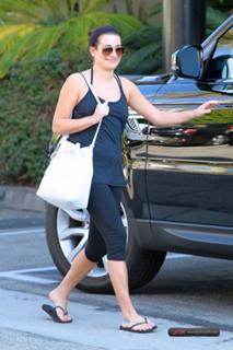 Lea Michele feet photo thumbnail