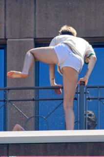 Miley Cyrus feet photo thumbnail