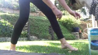Grace Helbig feet photo thumbnail