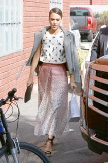 Jessica Alba feet photo thumbnail