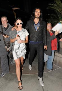 Katy Perry feet photo thumbnail