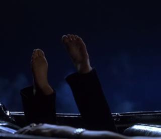 Anne Hathaway feet photo thumbnail