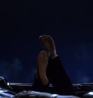 Anne Hathaway feet photo thumbnail