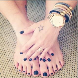 Kelly Key feet photo thumbnail