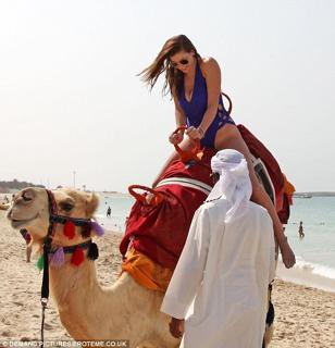Imogen Thomas feet photo thumbnail
