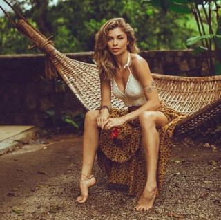 Grazi Massafera feet photo thumbnail
