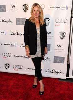 Christina Applegate feet photo thumbnail