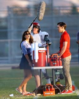 Lea Michele feet photo thumbnail