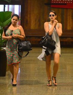 Bruna Marquezine feet photo thumbnail