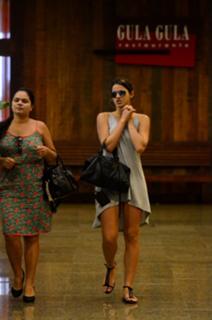 Bruna Marquezine feet photo thumbnail