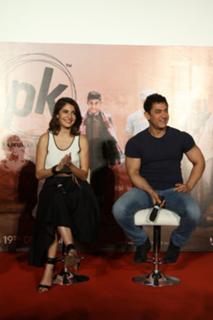 Anushka Sharma feet photo thumbnail