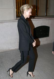 Naomi Watts feet photo thumbnail