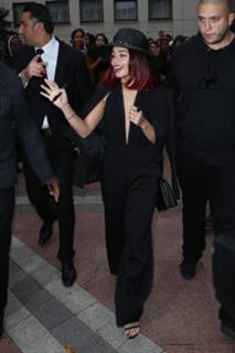Vanessa Hudgens feet photo thumbnail
