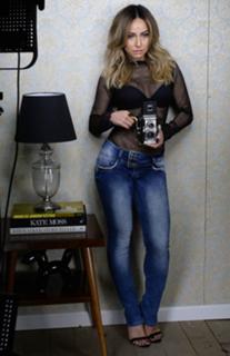 Sabrina Sato feet photo thumbnail