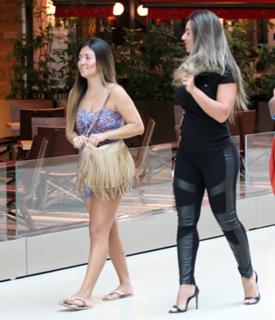 Nicole Bahls feet photo thumbnail