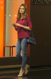 Marina Ruy Barbosa feet photo thumbnail