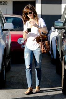 Minka Kelly feet photo thumbnail